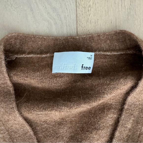 Aritzia Wilfred Free Cardigan - Picture 2 of 5